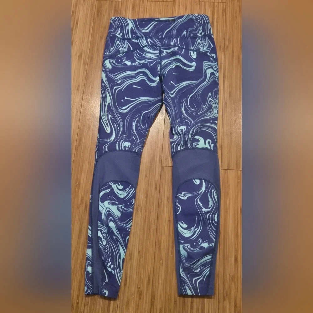 NWOT Nike Dri Fit Swirl Pattern Leggings